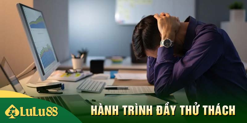 Khánh Minh phải đối mặt nhiều thử thách trong hành trình của mình